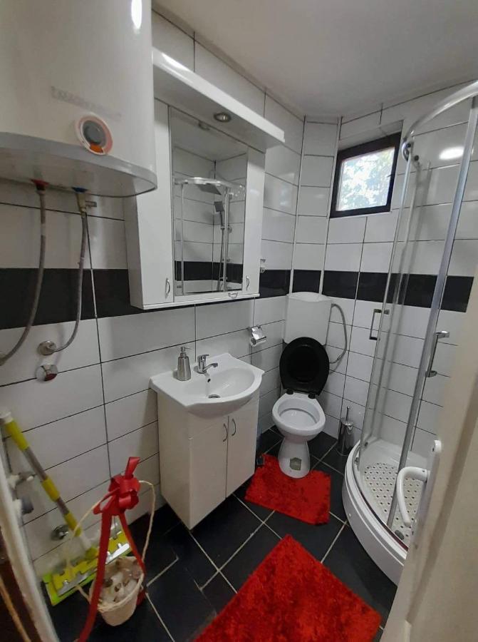 Stan Na Dan Gornji Milanovac-Centar-Nova Gradnja Apartment Exterior foto