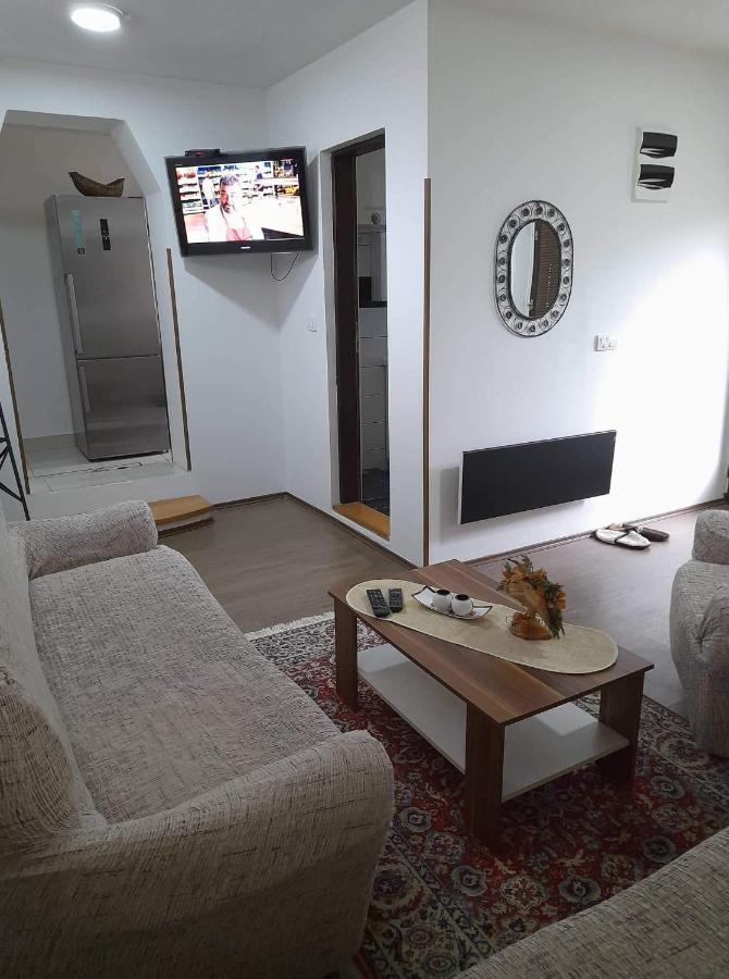 Stan Na Dan Gornji Milanovac-Centar-Nova Gradnja Apartment Exterior foto