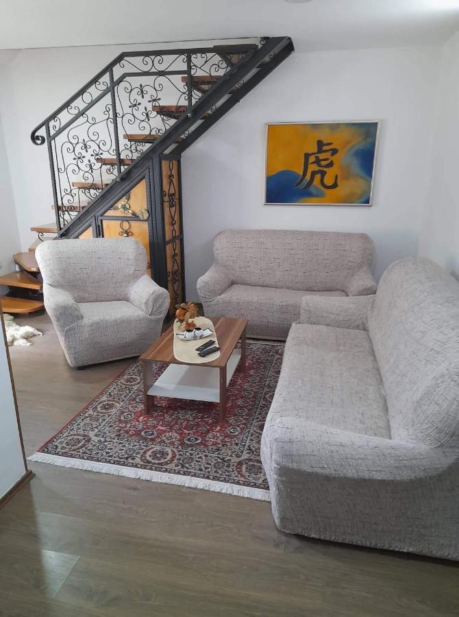 Stan Na Dan Gornji Milanovac-Centar-Nova Gradnja Apartment Exterior foto