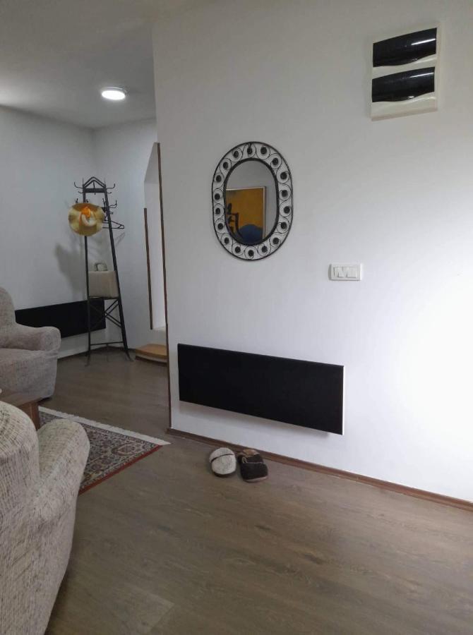 Stan Na Dan Gornji Milanovac-Centar-Nova Gradnja Apartment Exterior foto