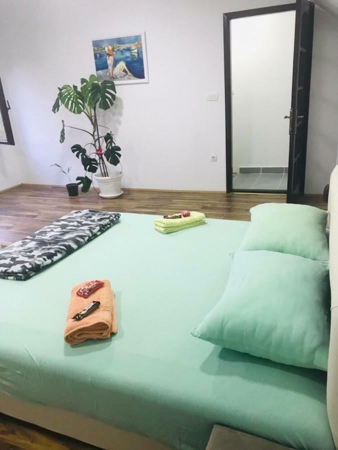 Stan Na Dan Gornji Milanovac-Centar-Nova Gradnja Apartment Exterior foto
