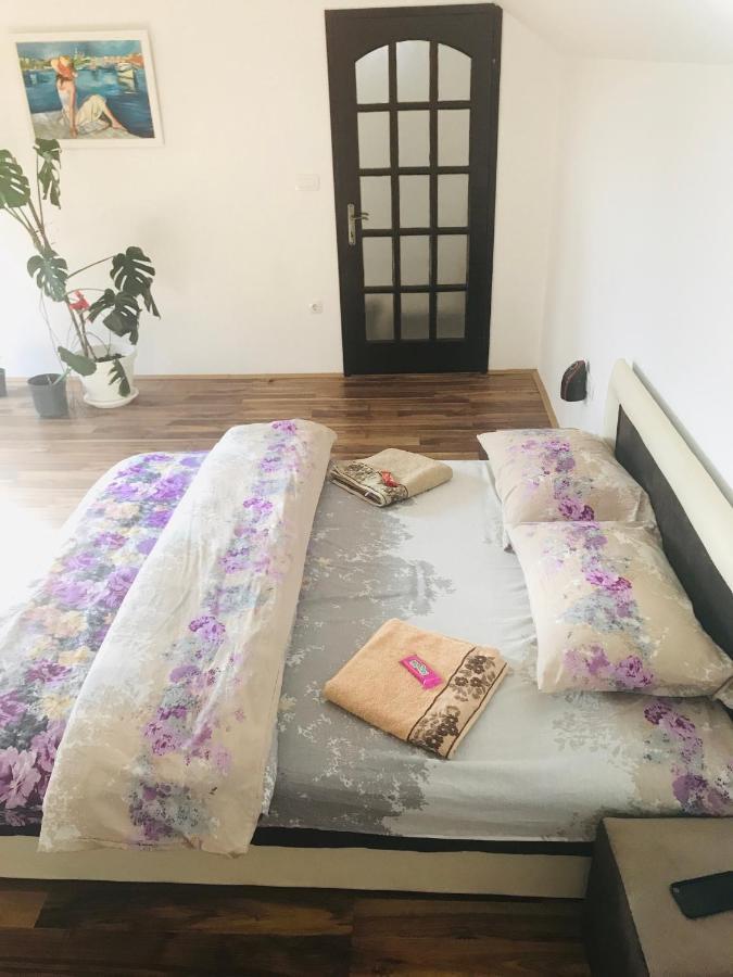 Stan Na Dan Gornji Milanovac-Centar-Nova Gradnja Apartment Exterior foto